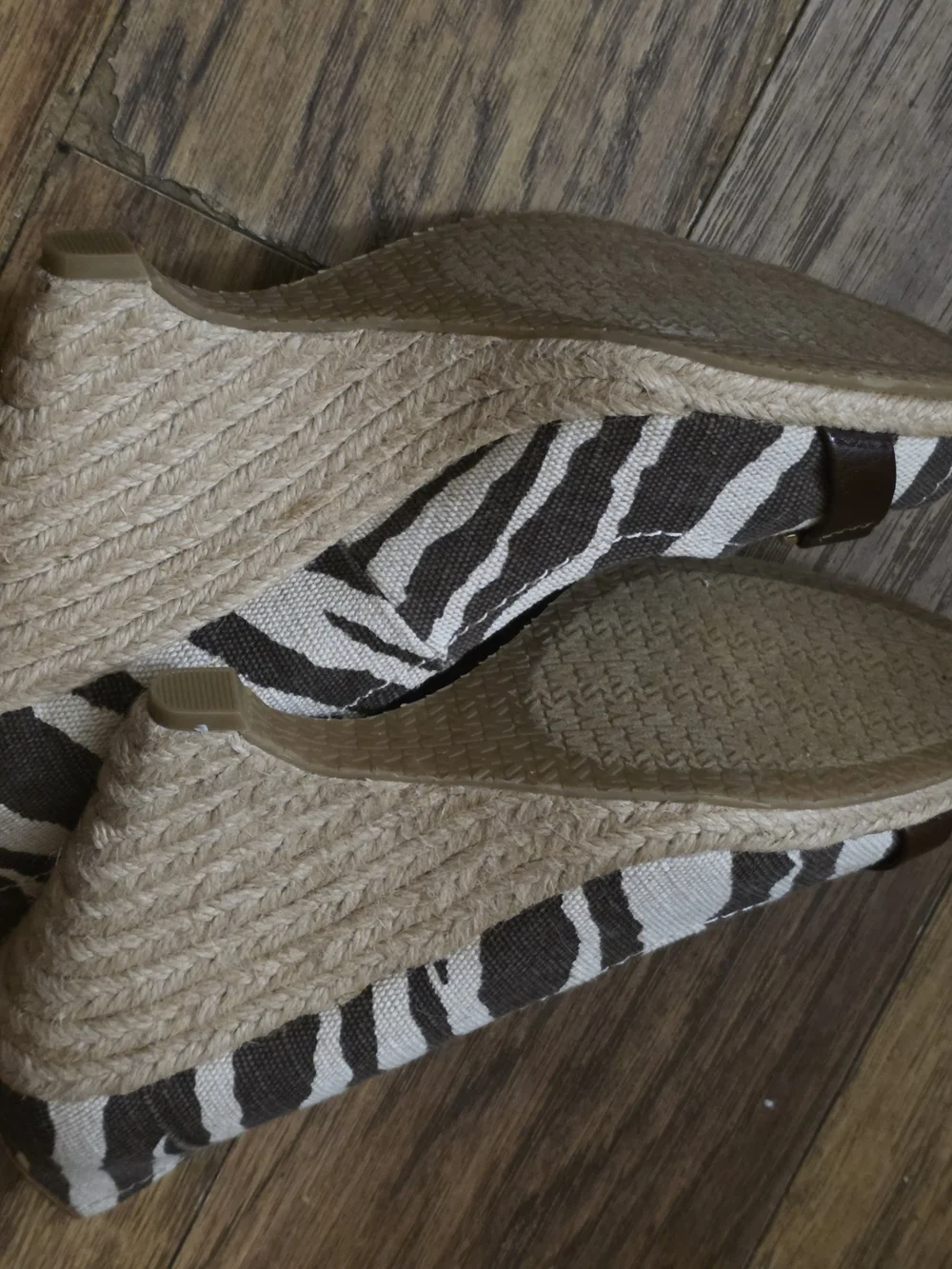 Michael Kors Women's Zebra Print Peep-Toe Pumps in Black and White Size 8